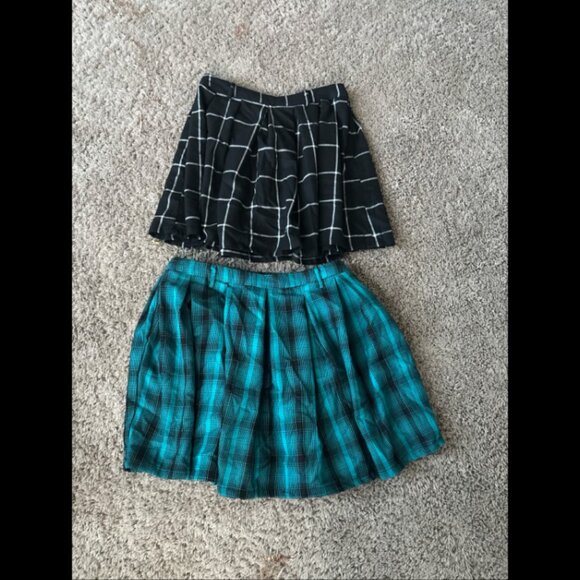 2 hot topic skater girl skirts size small - Picture 1 of 3